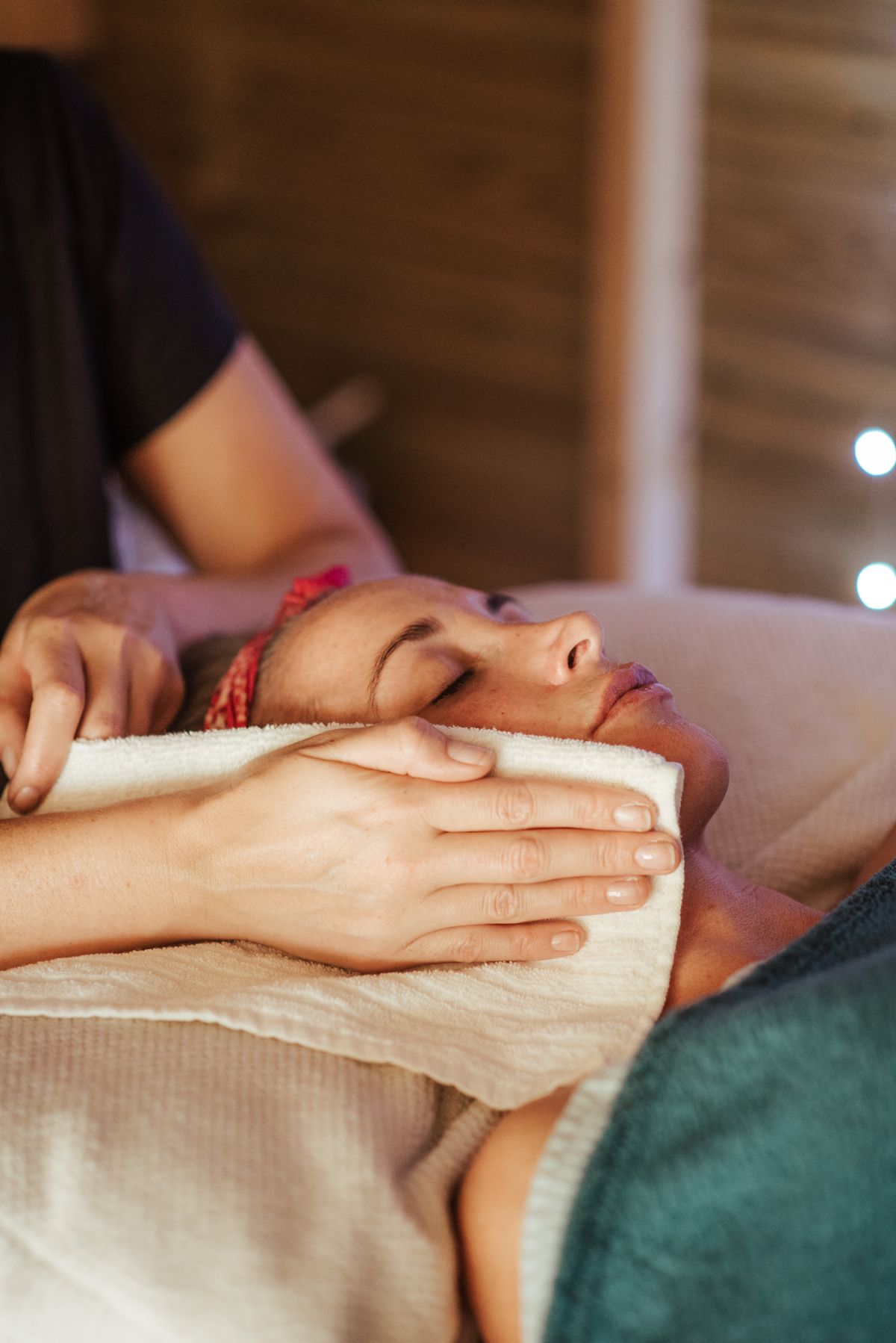 Tratamiento facial en un spa